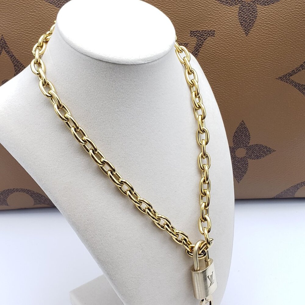 18K Gold-Plated Necklace with Authentic Louis Vuitton Padlock - Picture 9 of 12
